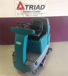 Tennant T7 Rider Scrubber